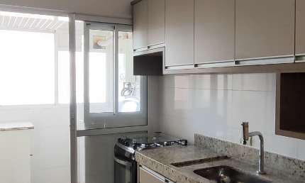 Apartamento para aluguel possui 68 metros quadrados com 2 quartos em Zona 07 - Maringá - PR