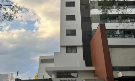 Apartamento com 3 quartos para alugar na Rua Santos Dumont, 1660, Zona 01, Maringá