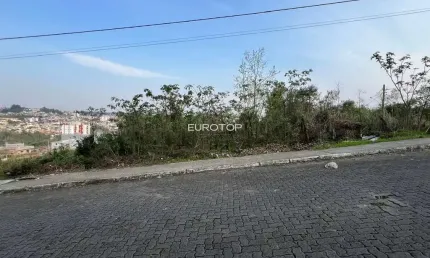 Terreno à venda na Rua Fernando Antônio Merlin Rachelle, 63, Universitário, Bento Gonçalves