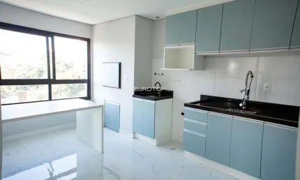 Lindo apartamento semi mobiliado de 2 dormitórios e com vista privilegiada!