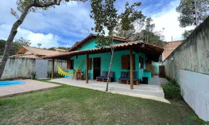 Linda Casa de 3 dormitórios e uma linda Varanda com piscina