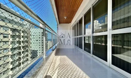 Apartamento à Venda na Pitangueiras no Guarujá | Uma Quadra do Mar