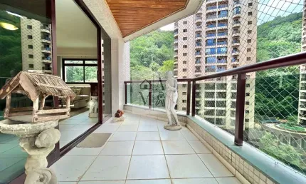 Apartamento à Venda na Pitangueiras no Guarujá | Sacada Gourmet e Piscina