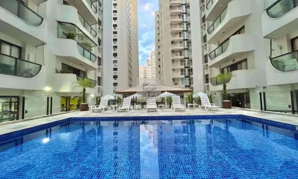 Apartamento na Praia de Pitangueiras | Piscina e Churrasqueira