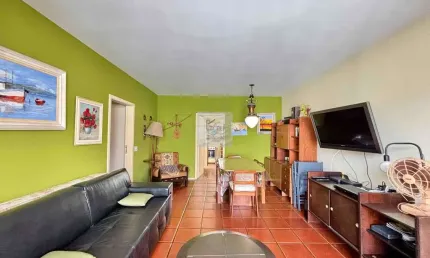 Apartamento na Pitangueiras no Guarujá | Duas Quadras do Mar