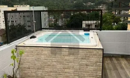 Cobertura na praia da enseada no guarujá | piscina e churrasqueira