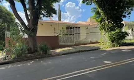 Casa à venda na DOS ANDRADAS, 352, Zona 05, Maringá por R$ 1.550.000