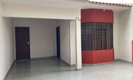 Casa com 2 quartos para alugar na MARCELINO LEONARDO, 739, Jardim Los Angeles, Maringá por R$ 1.500
