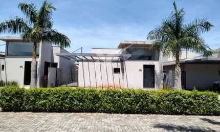 CASA TÉRREA EM CONDOMINIO FECHADO 3 SUÍTES, 3 VAGAS DE GARAGEM -VILA SANTISTA, ATIBAIA-SP