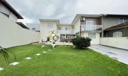 Casa à venda no Ipiranga, São José - SC | Dois pavimentos