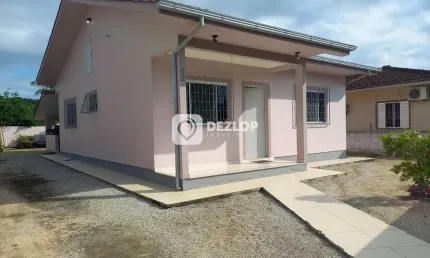 Casa à venda em Rio Caveiras, Biguaçu - SC | Terreno espaçoso