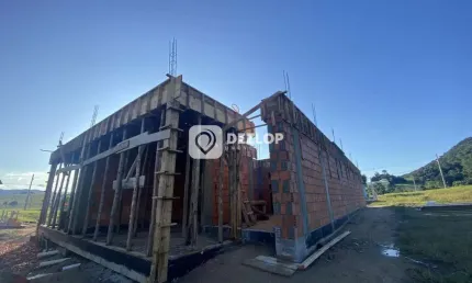 Casa à venda em Governador Celso Ramos, – SC | Dois dormitórios sendo uma suíte