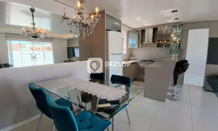 Casa à venda em Serraria, São José - SC | Terreno Grande e Jacuzzi