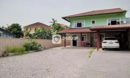 Casa à venda em Rio Caveiras, Biguaçu – SC | Terreno grande