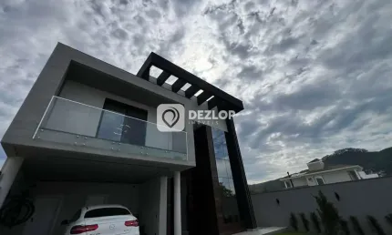 Casa a Venda no Deltaville em Biguaçu | 3 suítes sendo 1 master com Closet