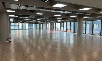 Prédio para alugar na Rua Mateus Grou, Pinheiros, São Paulo