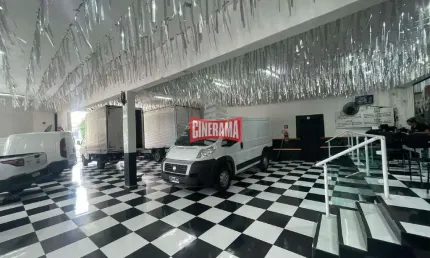 Prédio à venda na Avenida Lauro Muller, Vila Palmares, Santo André