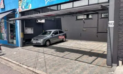 Prédio comercial com dois salões a venda no Bairro Santa Paula, em São Caetano do Sul, SP.