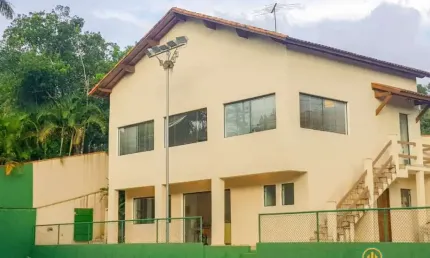 Casa diferenciada no condomínio Vila Verde - km 36 pela Raposo Tavares