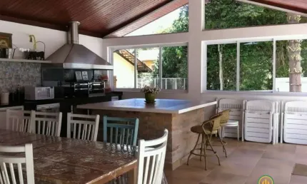 CASA DE ALTO PADRÃO com manutenção impecável, com área de lazer incrível!!!