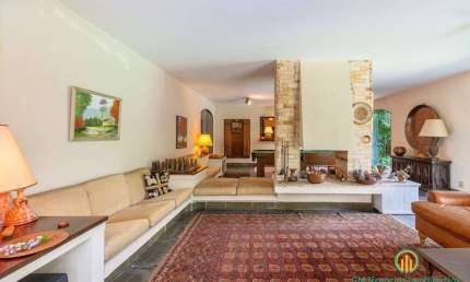 Casa com 6d/2sts, salão festas, piscina, gourmet! Em condomínio