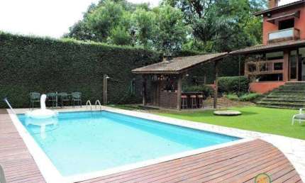 Casa com 4 dormitórios (2 suites) -  Piscina, estúdio externo, SPA!