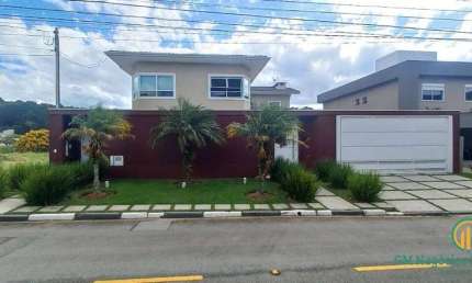 Maravilhosa moderna clean, com 3 suítes, a master com 2 closets, piscinas,