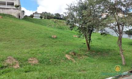Ótimo terreno em aclive com 700m2 no condominio Reserva Vale Verde
