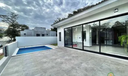 Reserva do Vianna - Nova! Térrea, 3 sts, piscina e elevador na garagem!