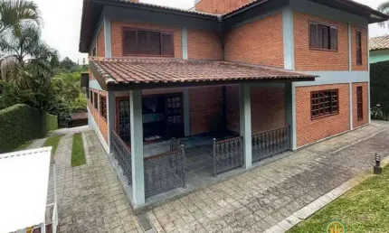 Casa no miolo da granja com  4d / 2sts, piscina, gourmet, hóspedes!
