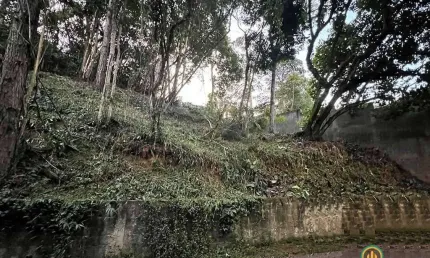 LOTE em rua fechada, alto e com vista! Chác. Sto Antonio