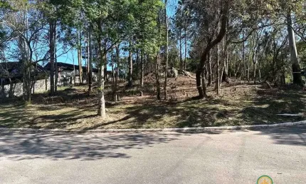 Forest Hills - MELHOR LOTE DO CONDO! 1.800m², esquina, alto, ensolarado!