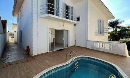 Cond SPII - 4sts. Ótima c/ lareira, churrasqueira, piscina!