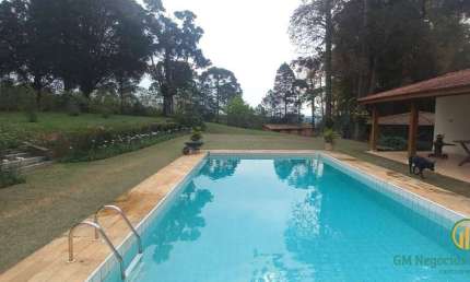 Casa/chácara em São Roque, 6 qtos, edícula, baias p cavalos, piscina, sauna