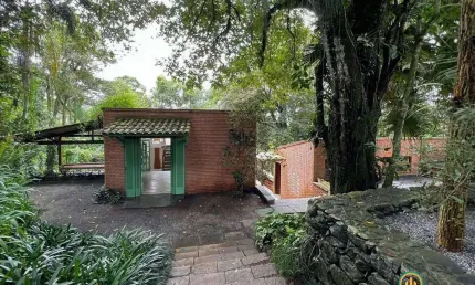 Chácara 5 mil m² - Arq. autoral com pegada ecológica!