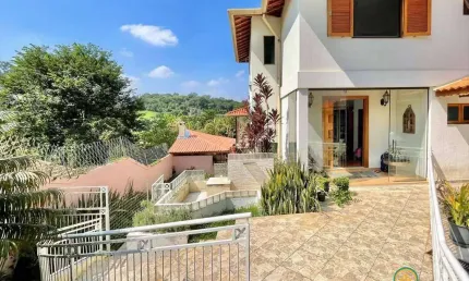 Cond. Paineiras II - Impecável! 3 suítes, piscina, gourmet, salão e VISTA!