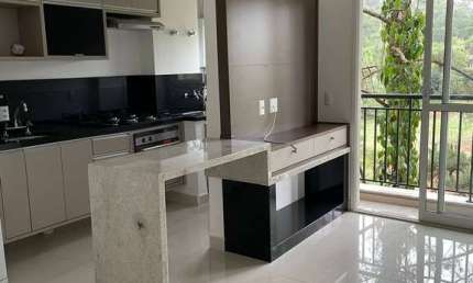 Lindo apartamento semi-mobiliado no miolo da Granja Viana