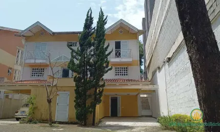 Casa em condomínio na melhor localização da Granja Viana