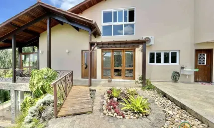 Parque das Artes - 4d/2sts, casa de esquina, semi-térrea, gourmet, vista!