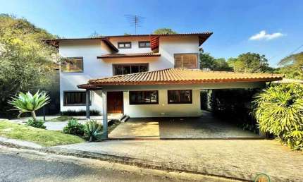 Casa com 5 dorms / 2 sts (1 térrea) piscina, gourmet e vista! Em Condomínio