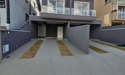 Linda casa nova em condomínio, 3 dormitórios,sendo 1 suíte lazer c churrasq