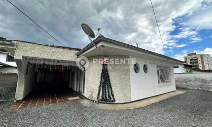 Casa com 3 quartos à venda na Servidão Luxemburgo, 379, Bucarein, Joinville