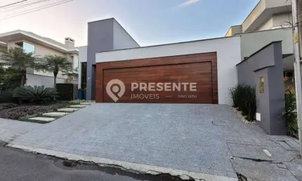 Casa de Condomínio com 3 quartos, Floresta - Joinville