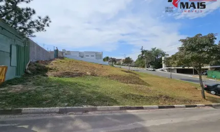 Terreno de esquina à venda no Condomínio Villa Lombarda – Valinhos