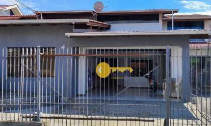 Casa a venda bairro São Judas, localização privilegiada