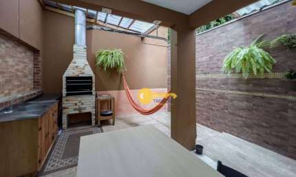 Sobrado com 3 dormitórios à venda, 181 m² por R$ 1.100.000,00 - Fazendinha - Itajaí/SC