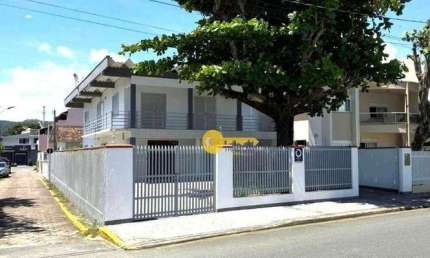 Casa com 5 quartos à venda no Centro, Penha 