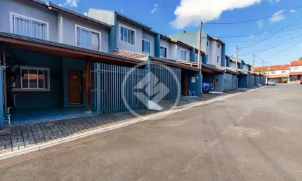 Sobrado em condomínio  3 quartos no xaxim codigo: 115078
