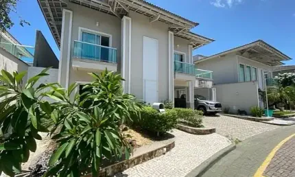 Casa 325m²,em condomínio, 4 suítes 100% projetada, 5 vagas , deck, piscina e churrasqueira, á 500 metros da praia