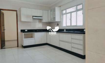 Casa com 2 quartos para alugar na Rua das Capitanias, 60, Jardim Teles de Menezes, Santo André por R$ 2.400